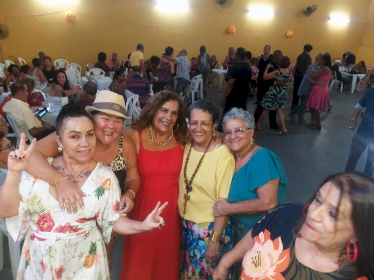 Arlinda realiza baile com Cláudio Fontella no Barradas Social Clube em Niterói/RJ